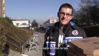 หนุ่มส่งพิซซ่าติดใจการโดนเย็ด