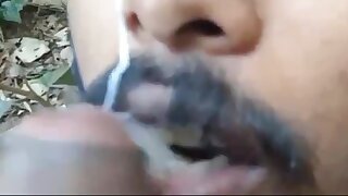 Indian takes big load to eat