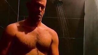 Hairy dilf cums in the shower