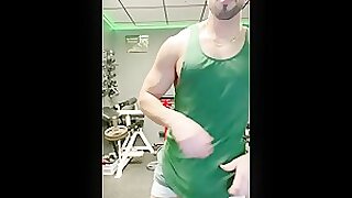 Delicioso cubano mostrando lo bien que está