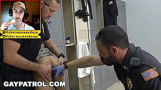 Polic&iacute;as se Follan a Negro &vert; Sherman Mendoza