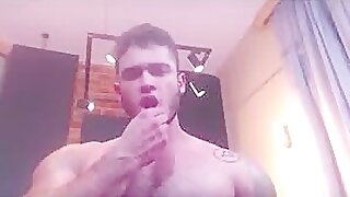 Hot Latino Solo Muscle