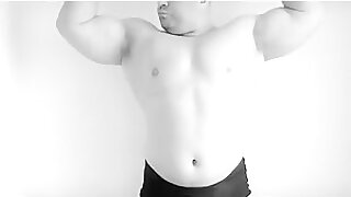 Super beefy musclebear flex and cum💦 - beefymuscle.com