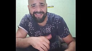 Tirando a botina depois do trampo&comma; chulezao gostoso aqui&excl;