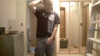 Man taked a break to jerk his hairy dick