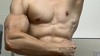 69 Cutie Sexy muscle blond Tiktoker Tim Laurenz timlaurenz OnlyFans porn