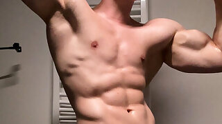 62 Cutie Sexy muscle blond Tiktoker Tim Laurenz timlaurenz OnlyFans porn
