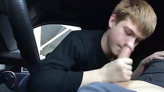 Cute twink sucks anon dick in a car