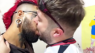 Gostosos alternativos fodem antes da balada &lpar;COMPLETO NO RED&rpar;