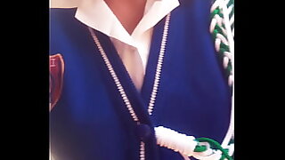 chico de colegio se masturba  con lenceria de mujer