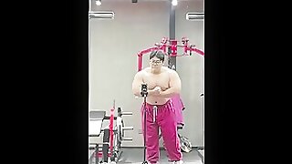 🔥Amazing massive Asian lifter🐻 TikTok: @beeforpork