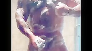 🔥Muscle stud horny in the shower🌶 beefymuscle.com