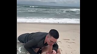 NERD PAZUDO SENTANDO NO DOTADO MALOCA