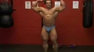 DAZ BALL: Musclemonster posing